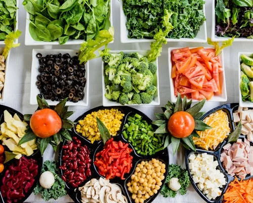 Fresh vegetables and whole foods that support a steady blood sugar diet alongside GlycePrime